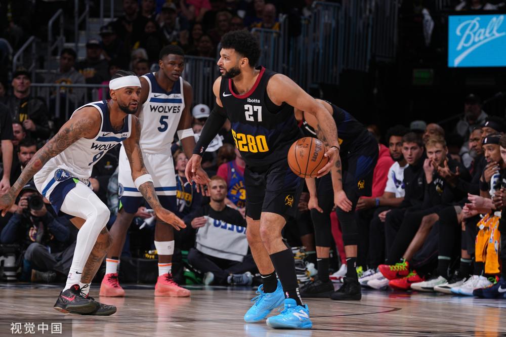 出激烈的攻 出激烈的攻